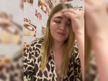 Anetta28  live sex cam