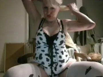 BlondMilfTascha  live sex cam
