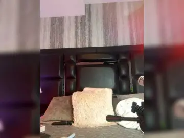 NickyCole  live sex cam