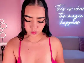 SophieLanne  live sex cam