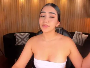 SophieLanne  live sex cam