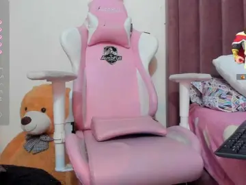 Dannascott26  live sex cam