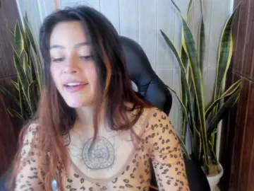 Adelaindiamond  live sex cam