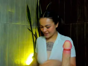 Adelaindiamond  live sex cam