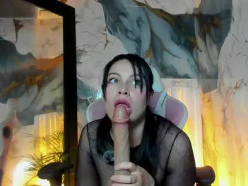 Adelaindiamond  live sex cam