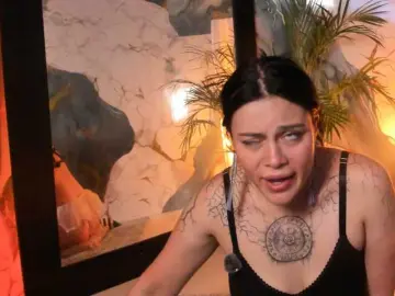 Adelaindiamond  live sex cam