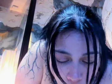 Adelaindiamond  live sex cam