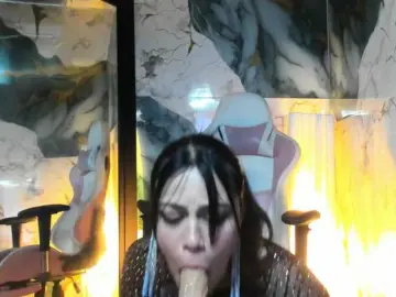 Adelaindiamond  live sex cam