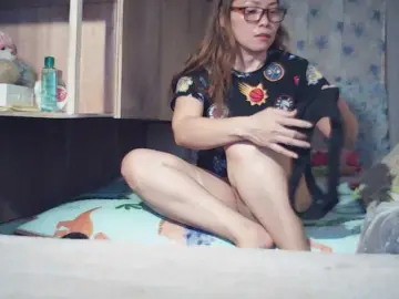 Darlin30  live sex cam