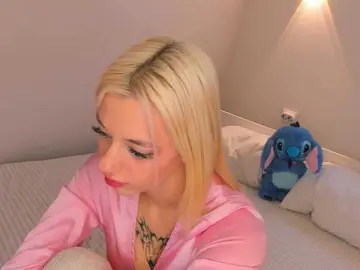 ElenaVelvet  live sex cam