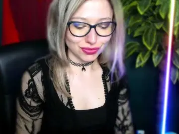 XxHeidiLove  live sex cam