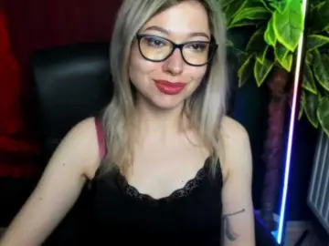 XxHeidiLove  live sex cam