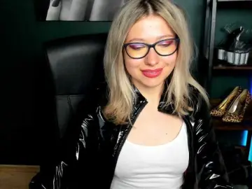 XxHeidiLove  live sex cam