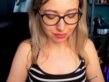 XxHeidiLove  live sex cam