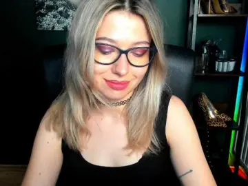 XxHeidiLove  live sex cam