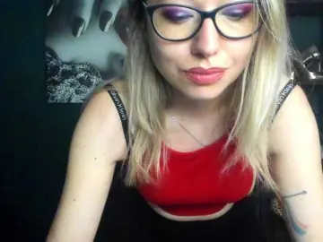 XxHeidiLove  live sex cam