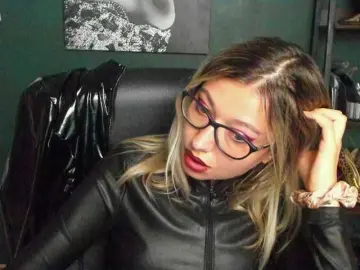 XxHeidiLove  live sex cam
