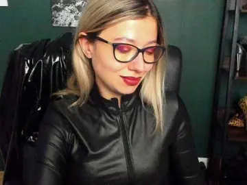 XxHeidiLove  live sex cam