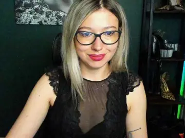 XxHeidiLove  live sex cam