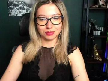 XxHeidiLove  live sex cam