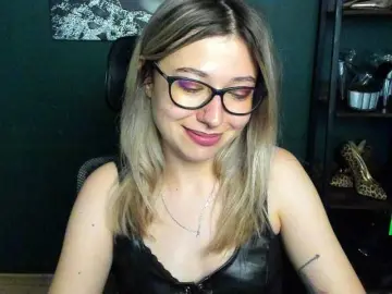 XxHeidiLove  live sex cam