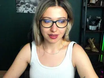 XxHeidiLove  live sex cam