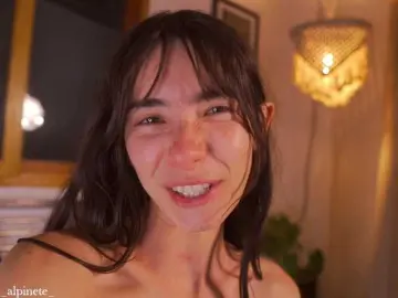 Alphonsine  live sex cam
