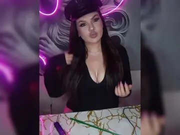 Brunetochkaaa  live sex cam