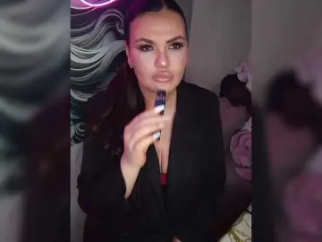 Brunetochkaaa  live sex cam