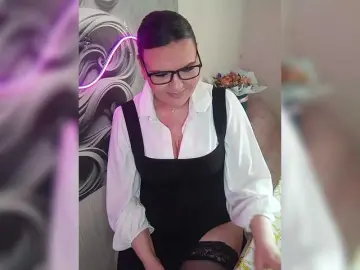 Brunetochkaaa  live sex cam