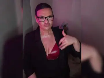 Brunetochkaaa  live sex cam