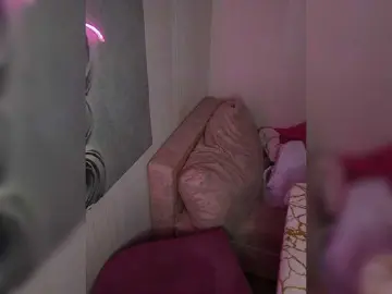 Brunetochkaaa  live sex cam