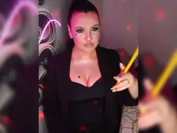 Brunetochkaaa  live sex cam