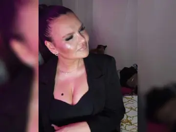 Brunetochkaaa  live sex cam