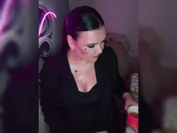 Brunetochkaaa  live sex cam