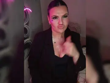 Brunetochkaaa  live sex cam