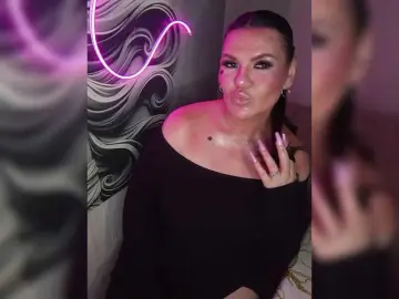 Brunetochkaaa  live sex cam