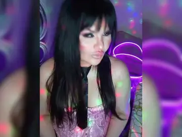 Brunetochkaaa  live sex cam