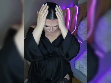 Brunetochkaaa  live sex cam