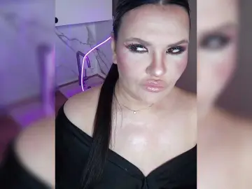 Brunetochkaaa  live sex cam