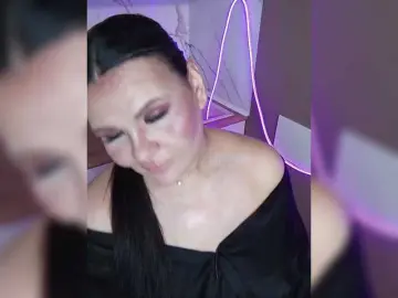Brunetochkaaa  live sex cam