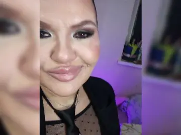 Brunetochkaaa  live sex cam