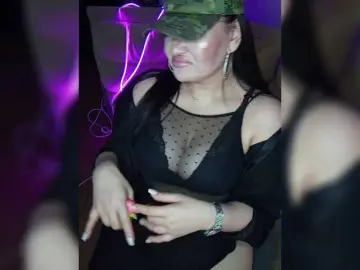 Brunetochkaaa  live sex cam