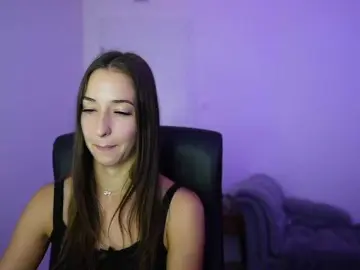 Crystalbrunette18  live sex cam