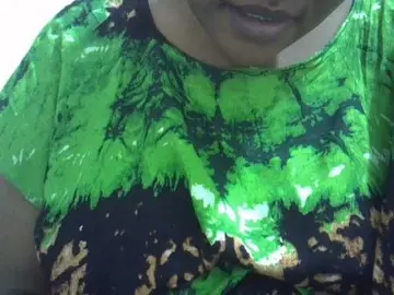 Ebonymaya  live sex cam