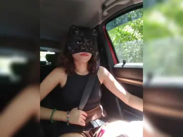 Sinandskin  live sex cam