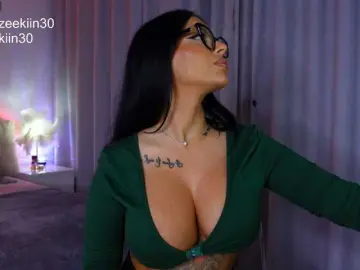 Iammazeekiin30xx  live sex cam