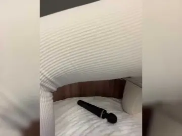 Nicole-  live sex cam