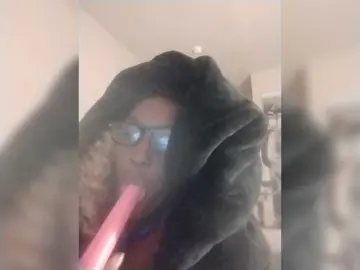 Quaylababe1  live sex cam