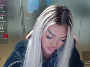 SarahStone  live sex cam